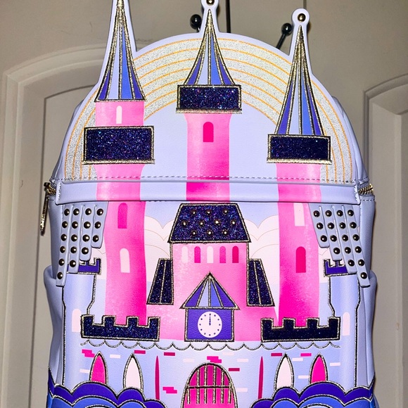 Danielle Nicole Disney Castle Bag - Picture 1 of 2